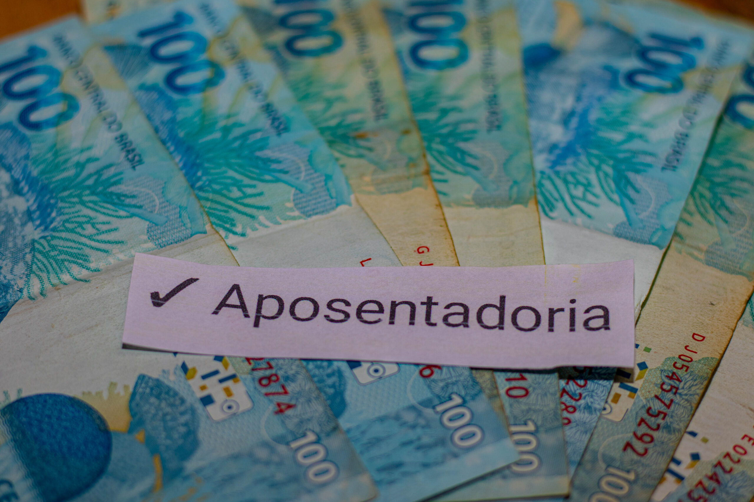 O pente-fino do INSS pode fazer com que milhares de idosos percam a aposentadoria. Confira.