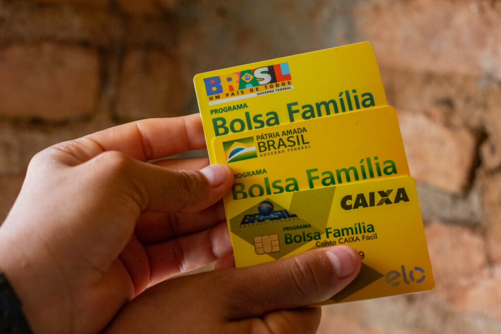 Documentação Necessária para Inscrição no Bolsa Família para Idosos Crédito: @jeanedeoliveirafotografia / beneficiodoidoso.com.br