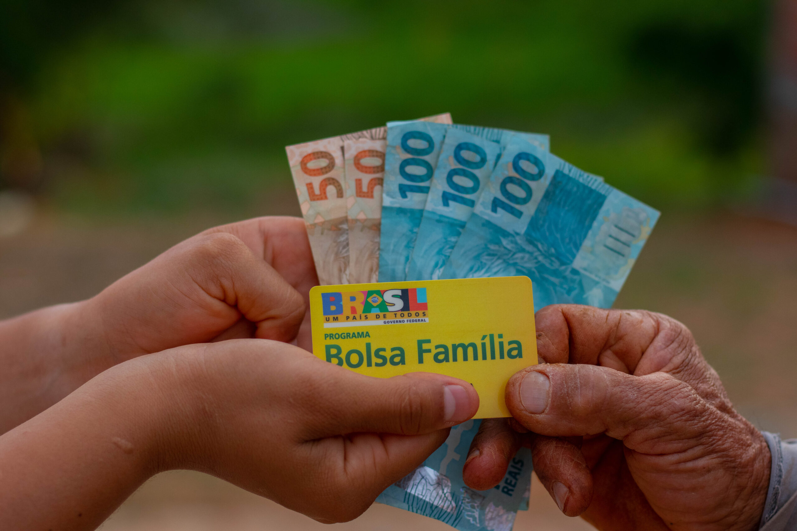 Bolsa Família: Saiba Como os Idosos Podem se Beneficiar do Programa Crédito: @jeanedeoliveirafotografia / beneficiodoidoso.com.br