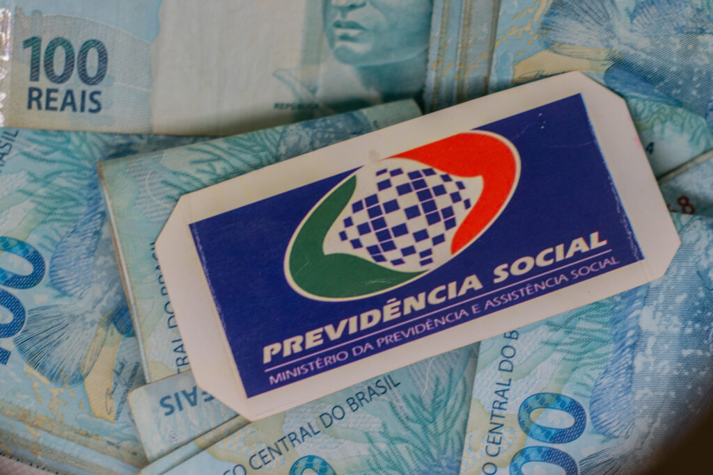 Seu benefício do INSS está previsto para o sábado? Veja quando ele cai!