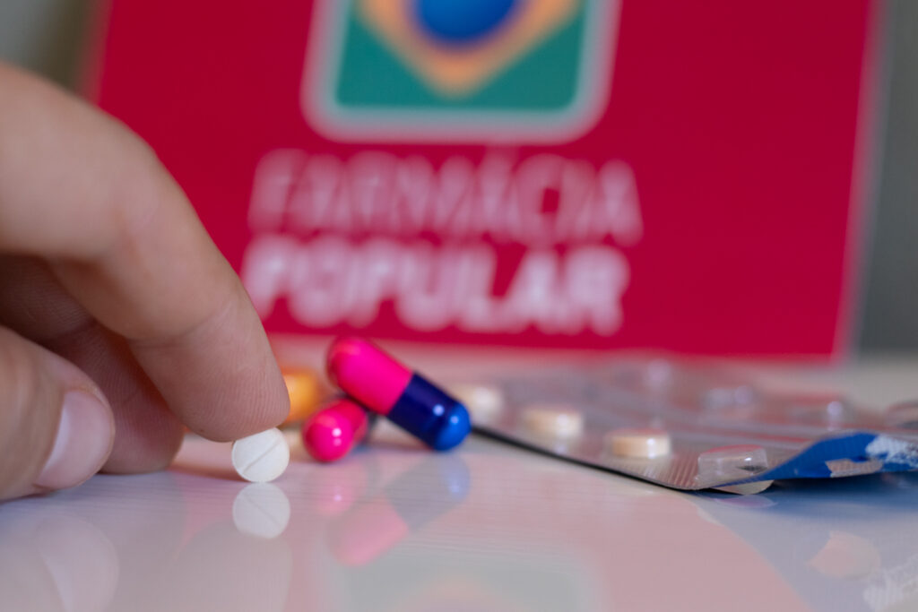 Idosos podem ter acesso a diversos medicamentos e produtos de graça. veja como!