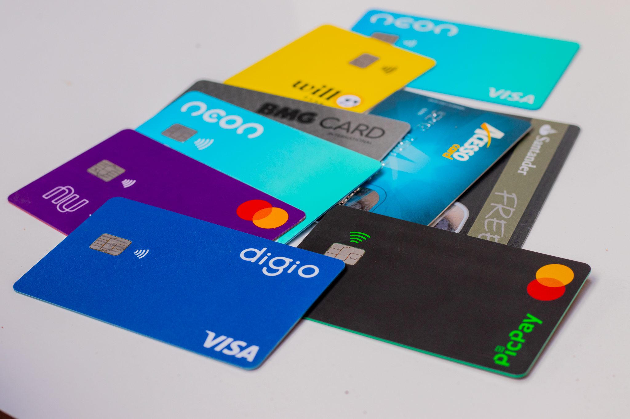 Incrível! Brasileiros podem receber CASHBACK ao usar este cartão de crédito