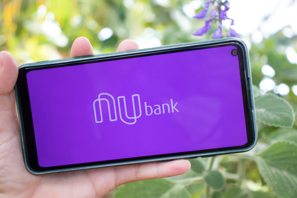 Nubank APROVA novo cartão de crédito para estes clientes; limite inicial é de MIL reais