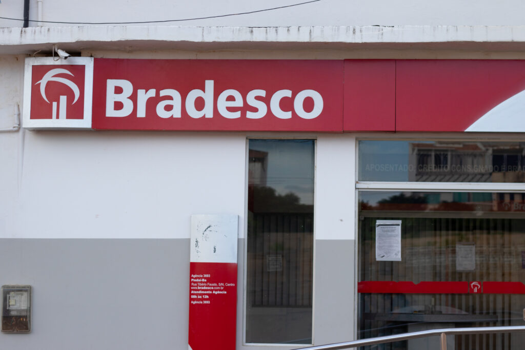 Bradesco lança programa de CRÉDITO CONSIGNADO com taxa reduzida; saiba como solicitar