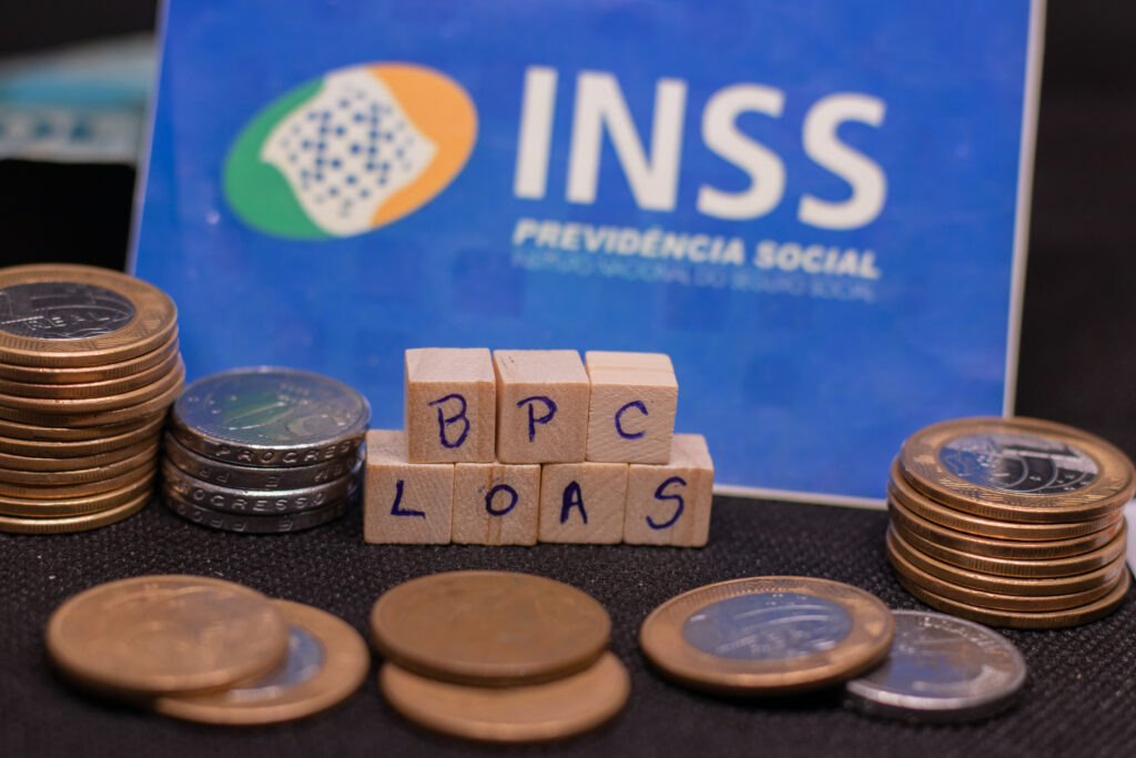 Consulte as datas específicas de pagamento do BPC LOAS para julho e organize suas finanças com segurança. Saiba como o calendário funciona e onde encontrar atualizações importantes sobre o seu benefício. Crédito: @jeanedeoliveirafotografia / beneficiodoidoso.com.br