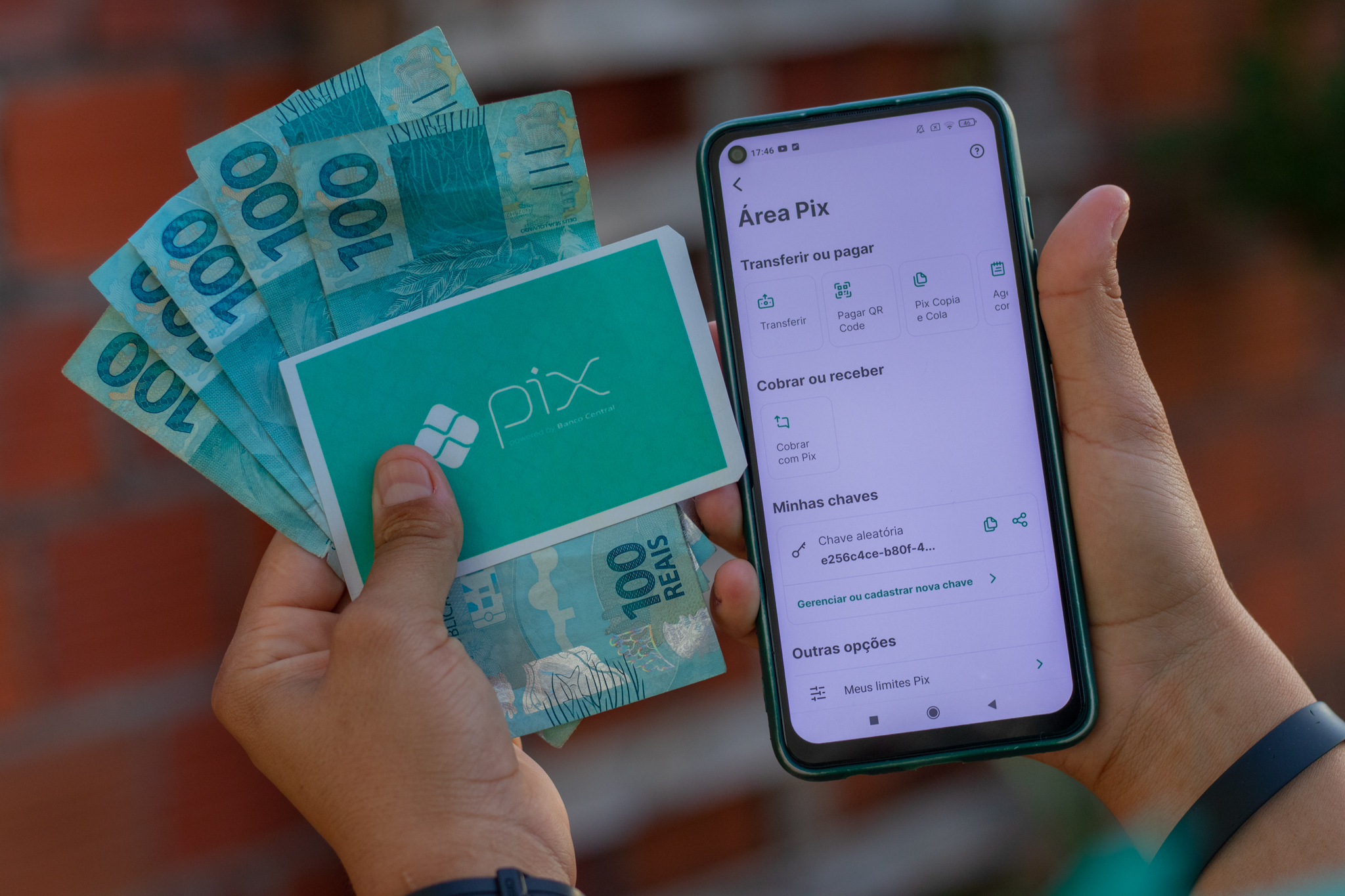Golpe do Pix ASSUSTA brasileiros e gera PREJUÍZO financeiro; veja como se proteger