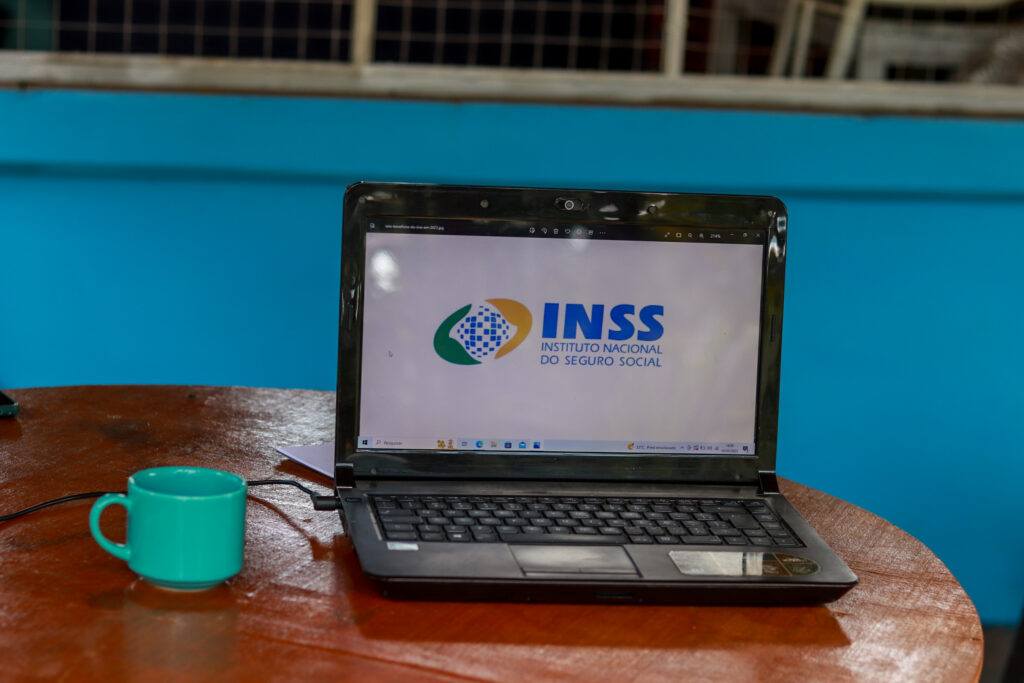 Servidores do INSS anunciam greve geral a partir de quarta-feira (10). Saiba como a paralisação pode afetar a análise e concessão de benefícios e os serviços presenciais e online do INSS.Crédito: @jeanedeoliveirafotografia / beneficiodoidoso.com.br