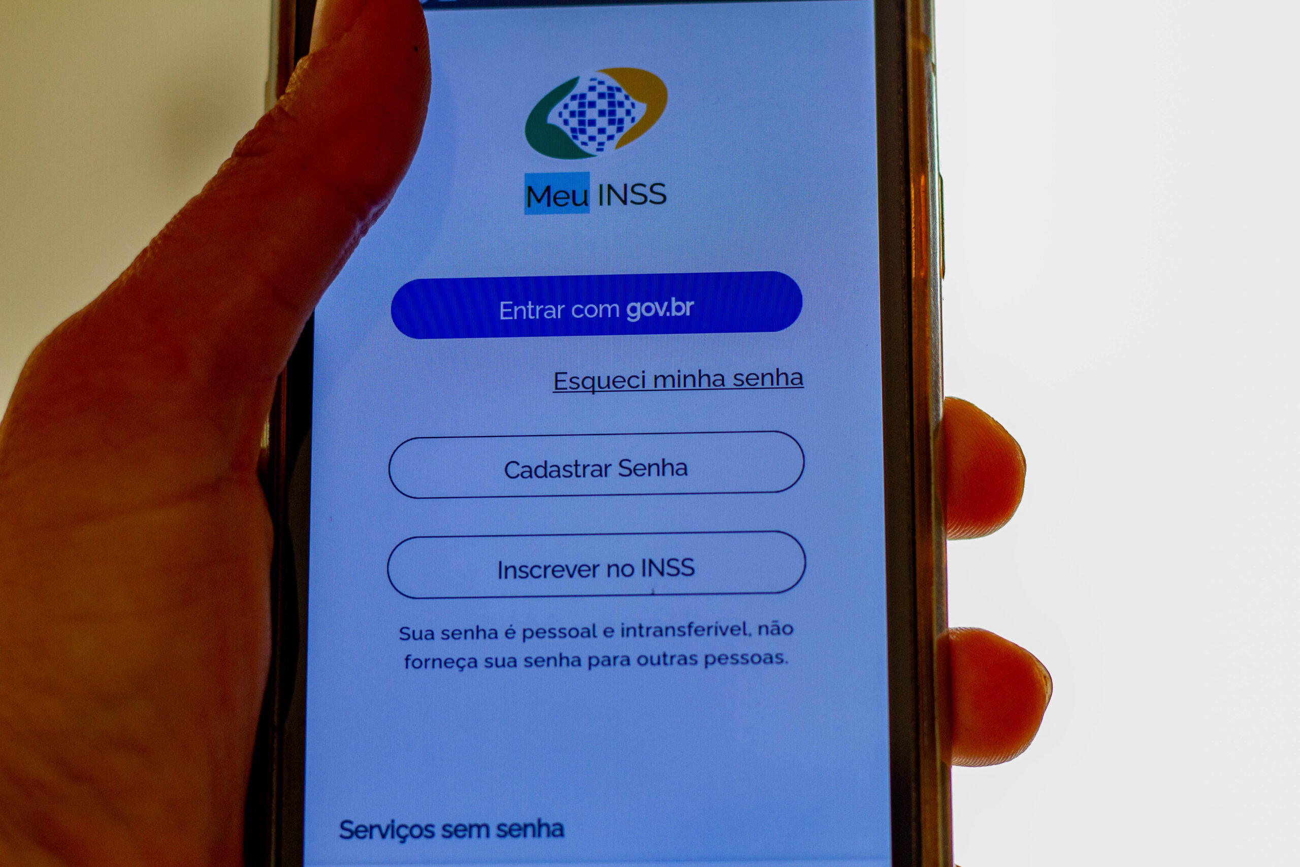 Foi conferir suas contribuições, mas elas não aparecem no CNIS? Entenda como consertar o erro!