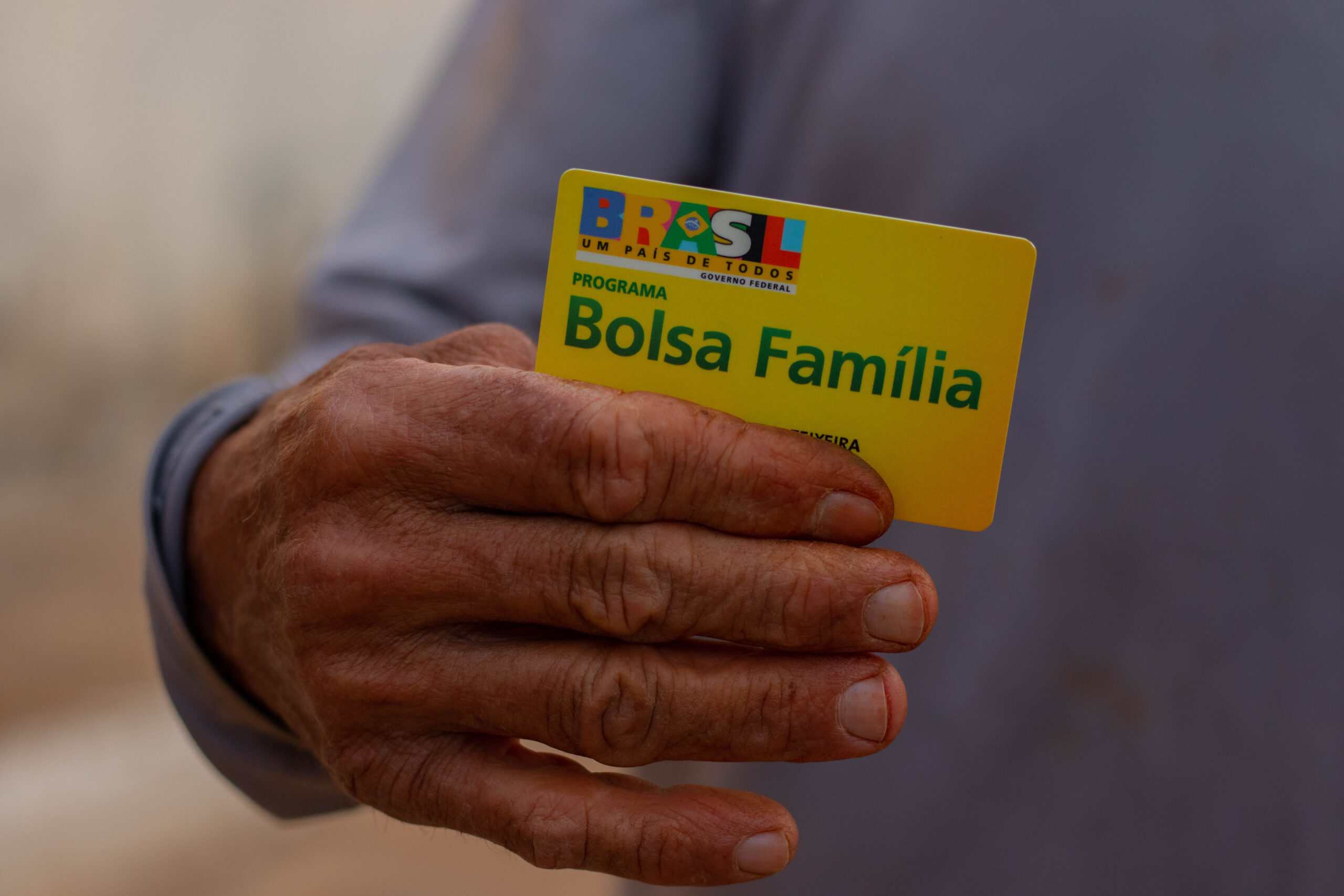 Você sabia que quem é aposentado pode receber Bolsa Família? Veja como!