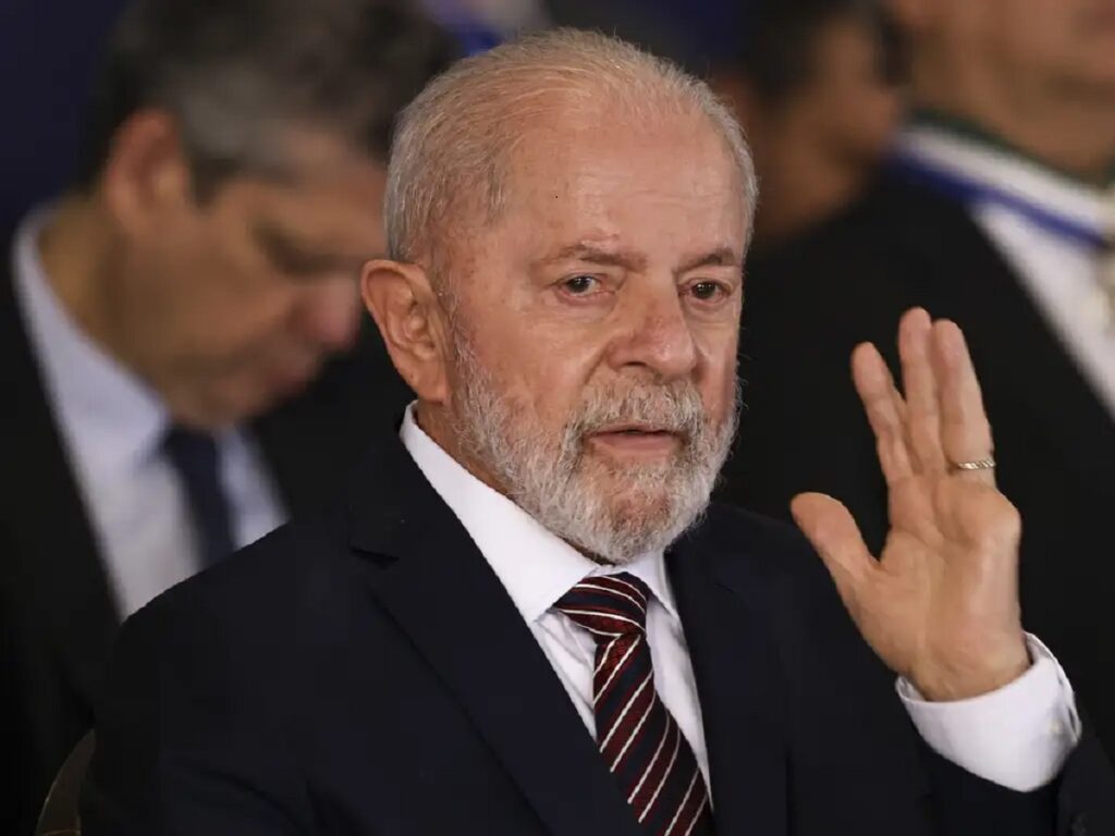 Bancos ficam REVOLTADOS com Lula após nova decisão do Banco Central