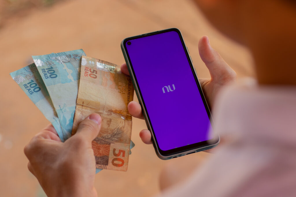 Nubank lança cartão de crédito com ajuste de limite AUTOMÁTICO; veja como pedir