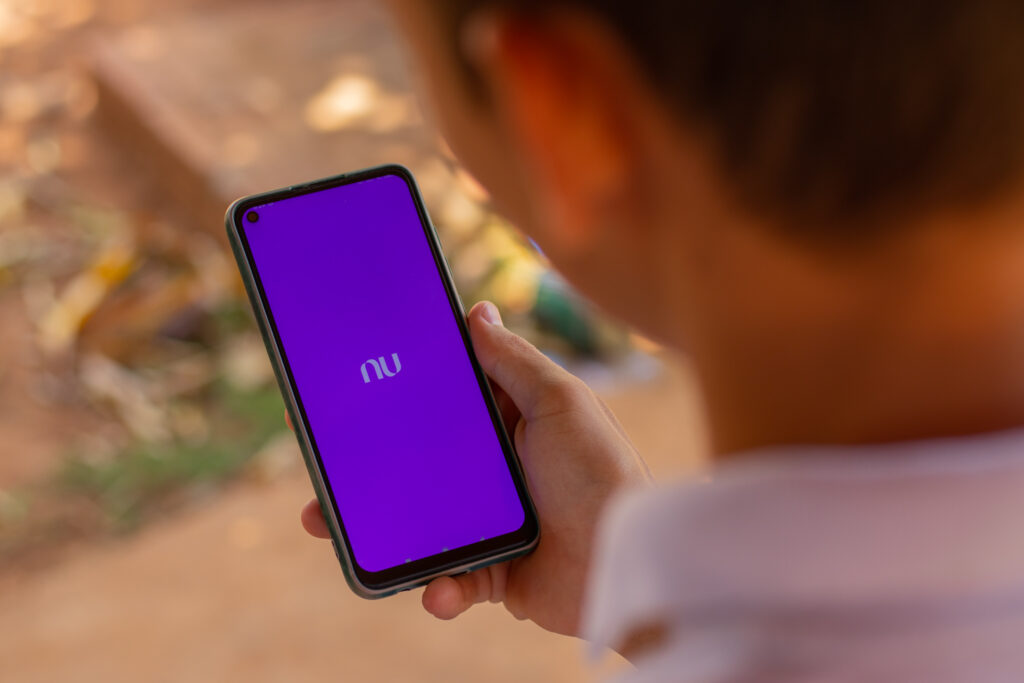 Usuários do Nubank relatam PROBLEMAS no aplicativo; veja como resolver