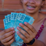 Investir com pouco dinheiro.