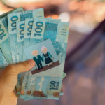 Aposentados e pensionistas até R$ 1.500 a mais na sua conta em novembro - confira as datas