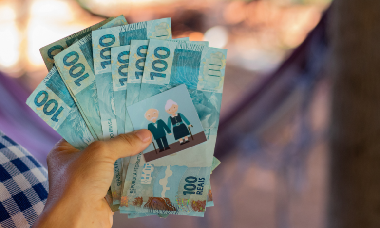 Aposentados e pensionistas até R$ 1.500 a mais na sua conta em novembro - confira as datas