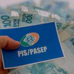 O pagamento do abono salarial segue caindo na conta. Veja quando você recebe.
