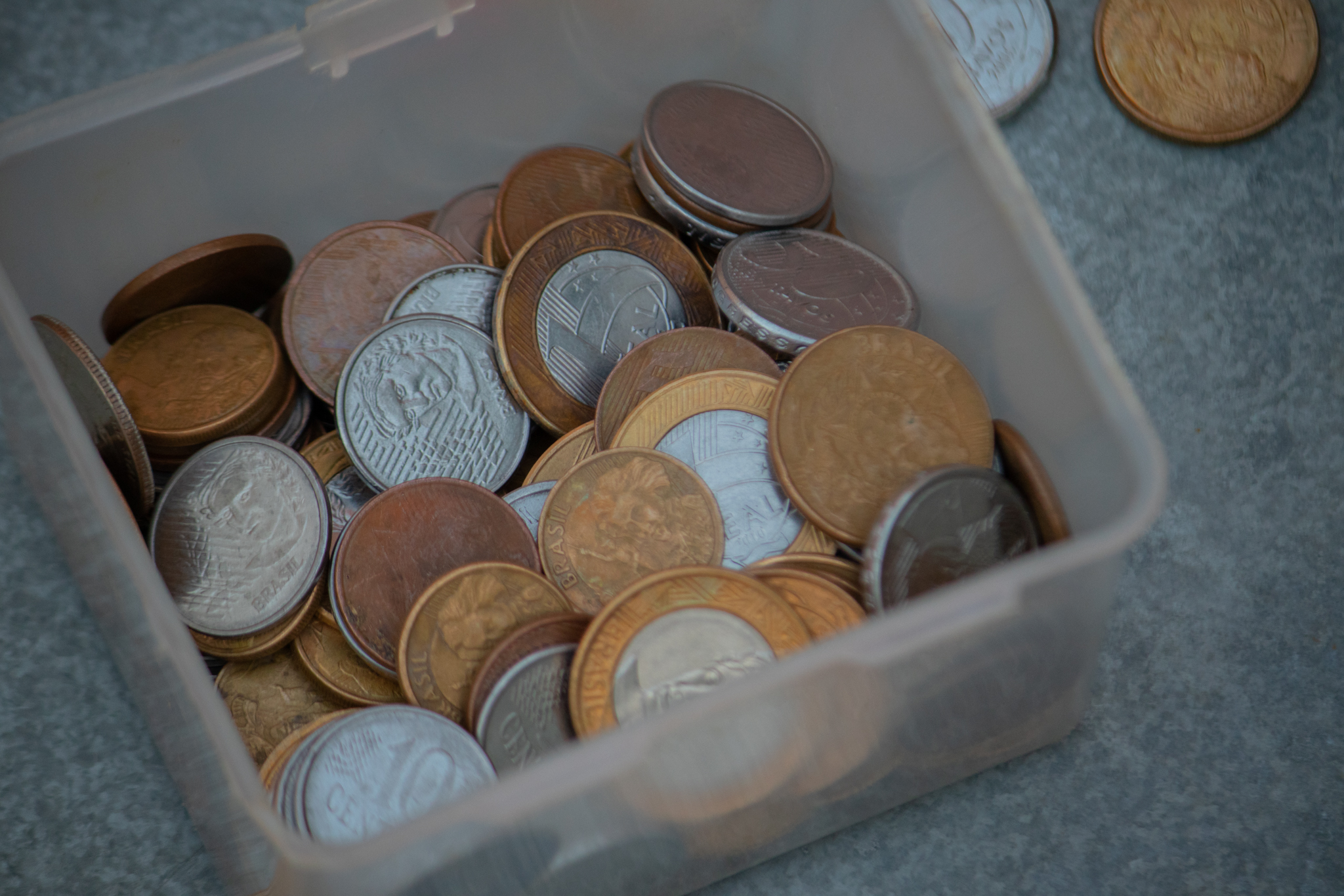 Servidores públicos ganham bem ou não? Você pode ver o salário de todos eles sem sair da sua casa e de modo fácil; aprenda qual é o procedimento.