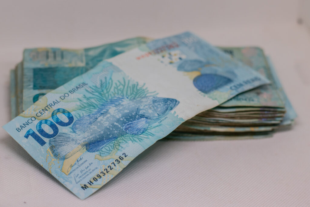 Dinheiro cai na conta na hora coma novidade que o aplicativo do Nubank decidiu lançar para os seus clientes; entenda o que é preciso para isso.