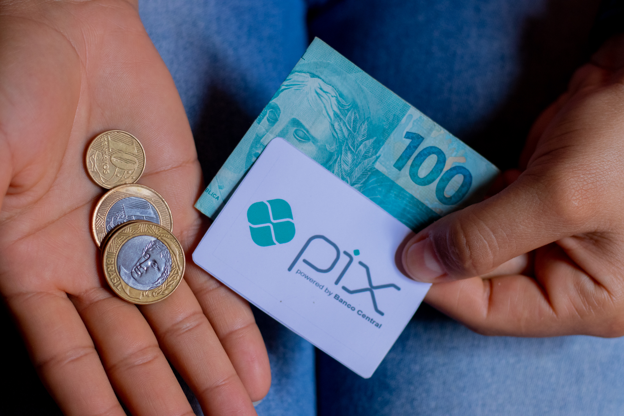 Vários bancos já começam a utilizar o Pix Automático nesta semana; descubra o que essa novidade traz de bom para os consumidores brasileiros.