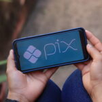 Quem realiza transferências via Pix precisa ficar atento às novas regras.