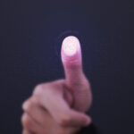 Se você costuma usar a biometria, é bom tomar cuidado para não cair em golpes.