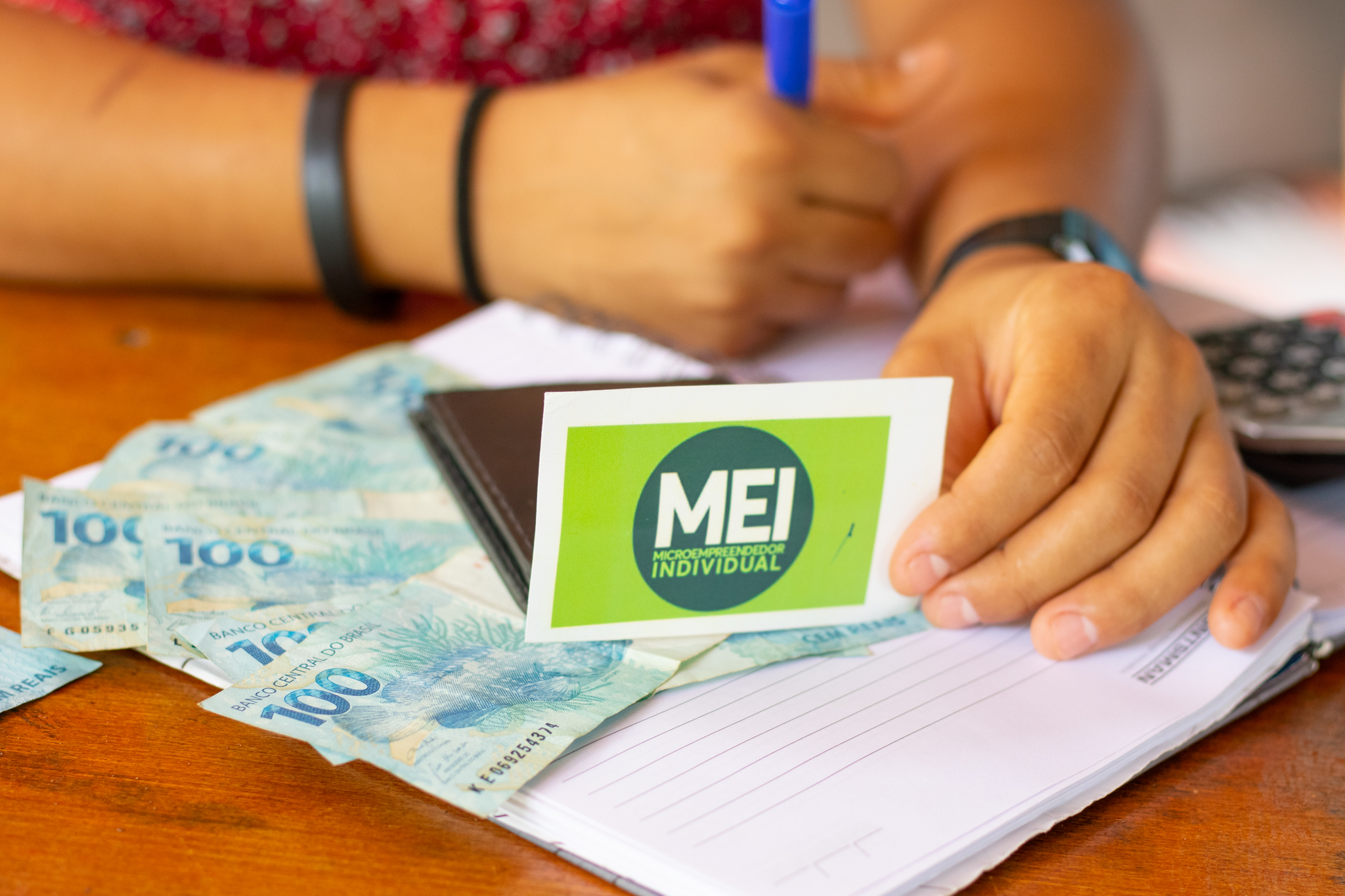 Se você quer ser MEI, é bom pesquisar antes para saber se sua profissão é liberada.
