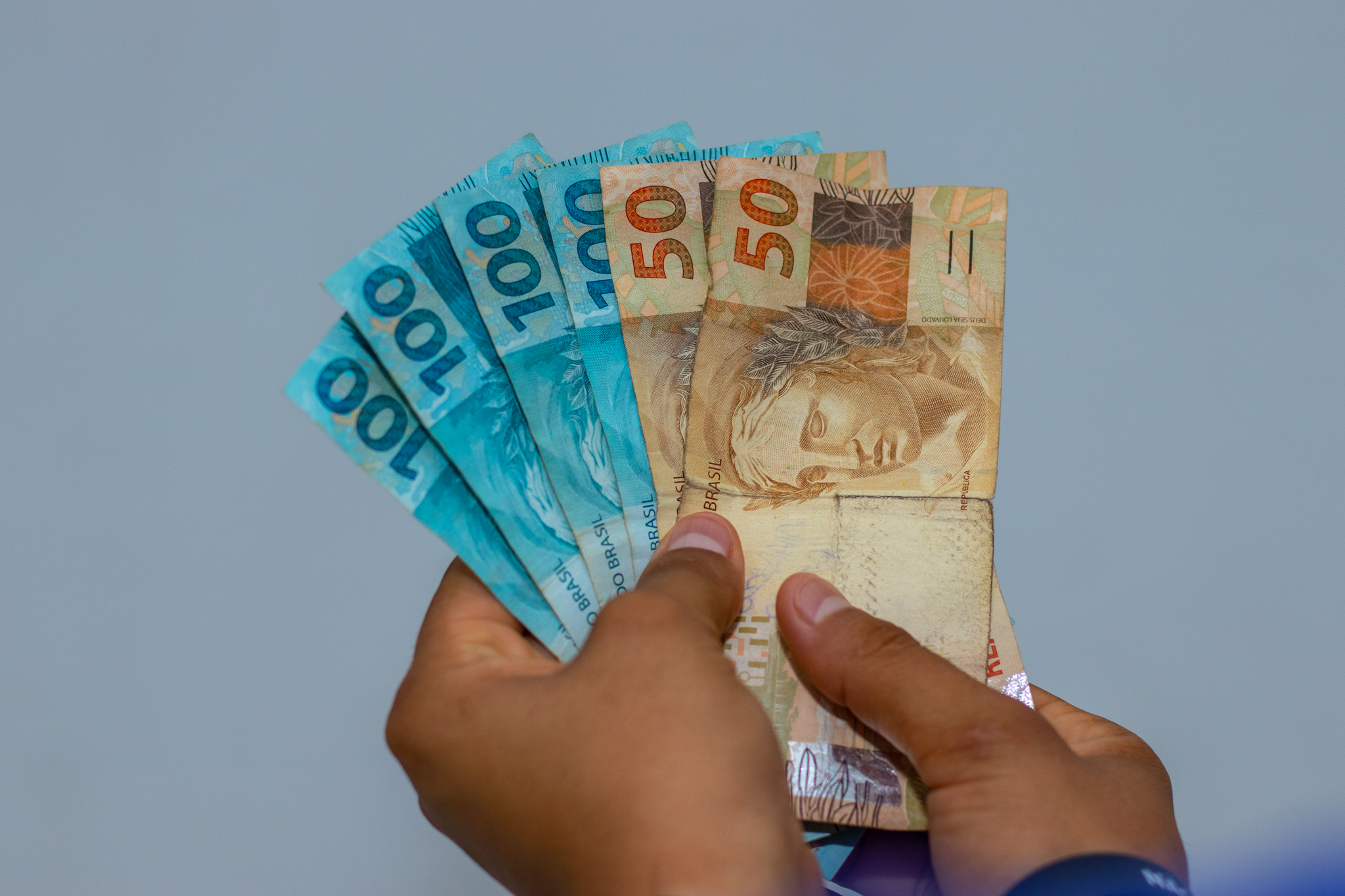 Se você é beneficiário do INSS ou Bolsa Família, veja quando recebe em novembro.