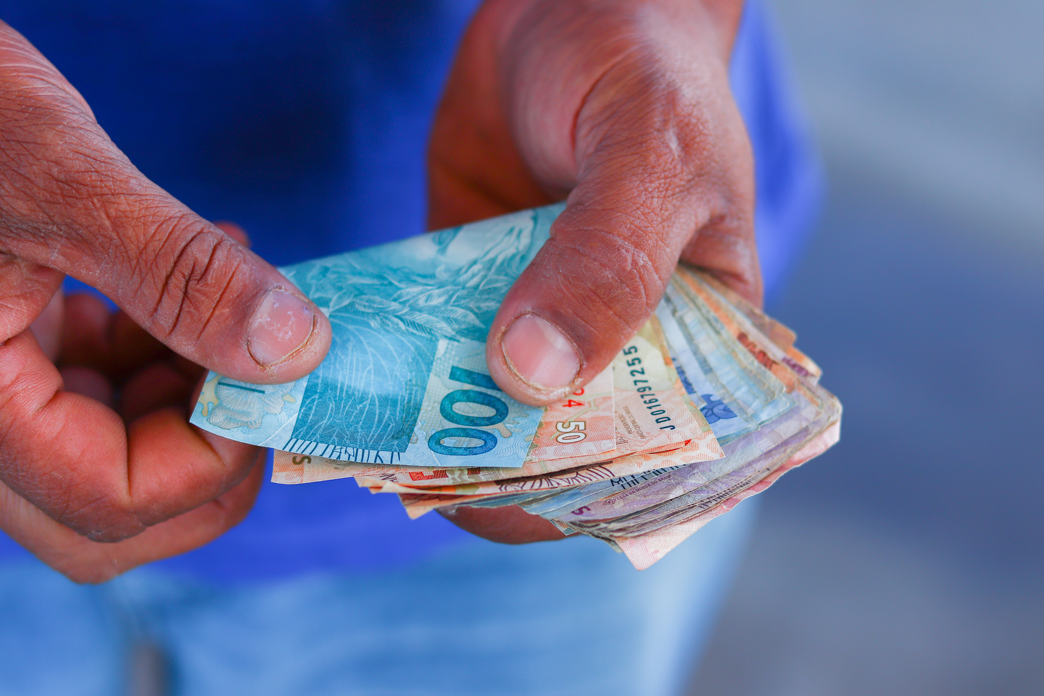 Você já parou para pensar a qual classe pertence no país? Veja como funcionam as determinações.