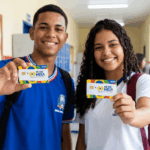 estudantes nascidos em maio e junho recebem hoje
